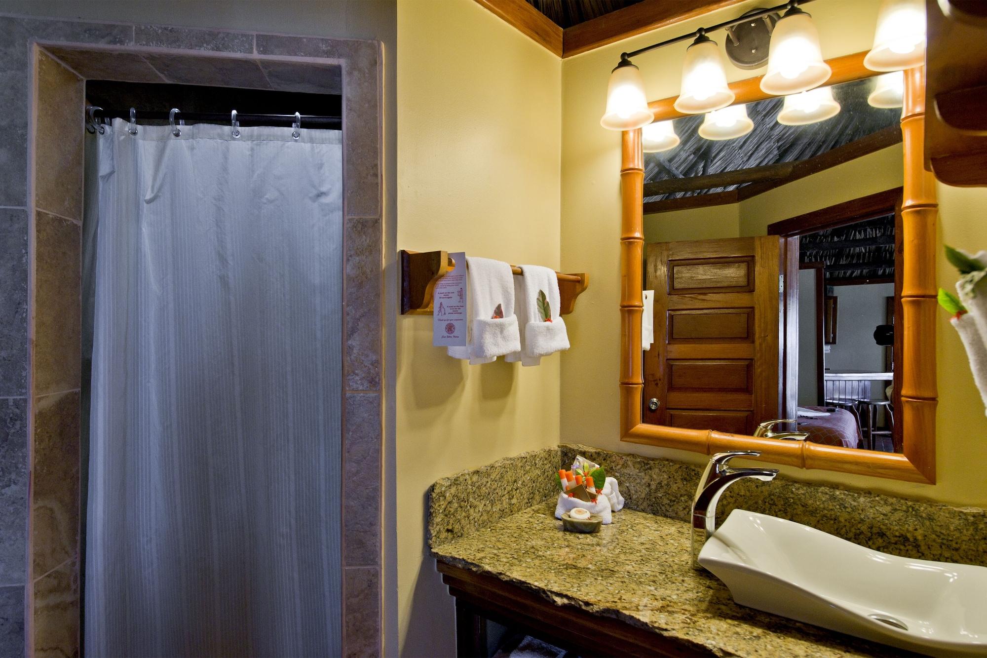 Ramons Village Resort 산페드로 외부 사진