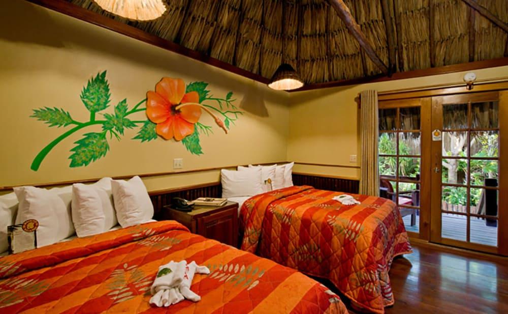 Ramons Village Resort 산페드로 외부 사진