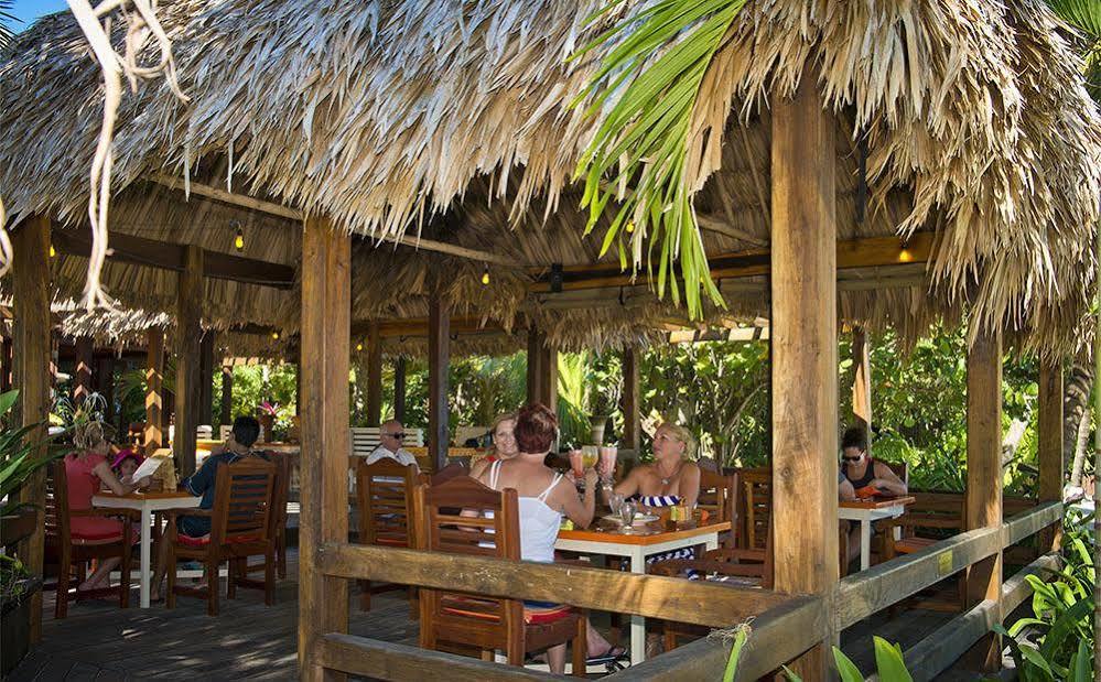 Ramons Village Resort 산페드로 외부 사진