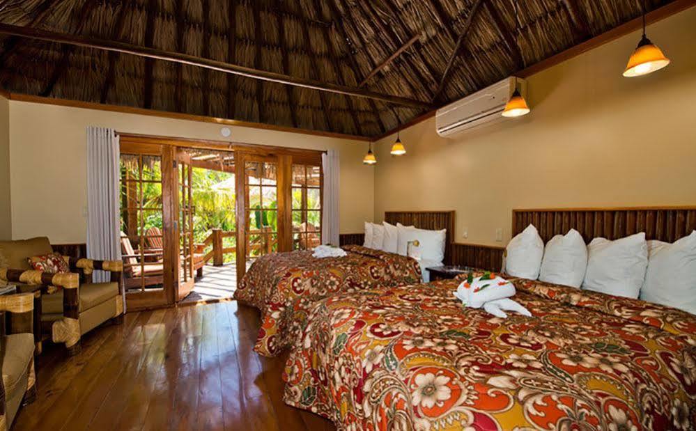 Ramons Village Resort 산페드로 외부 사진