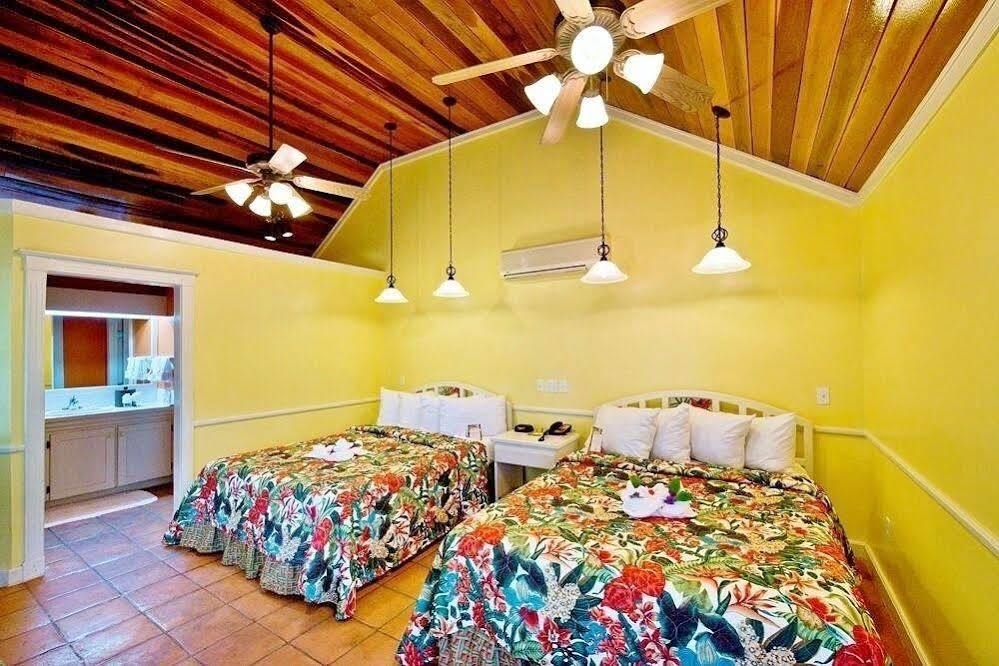 Ramons Village Resort 산페드로 외부 사진